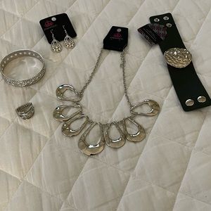Paparazzi jewelry brand new with tags